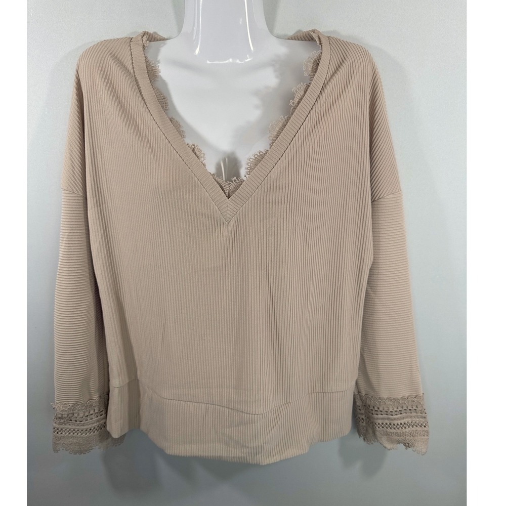Trendy Queen Tan Lace Trim V-Neck Ribbed Top Women M NWT‎ Boho Prairie Victorian